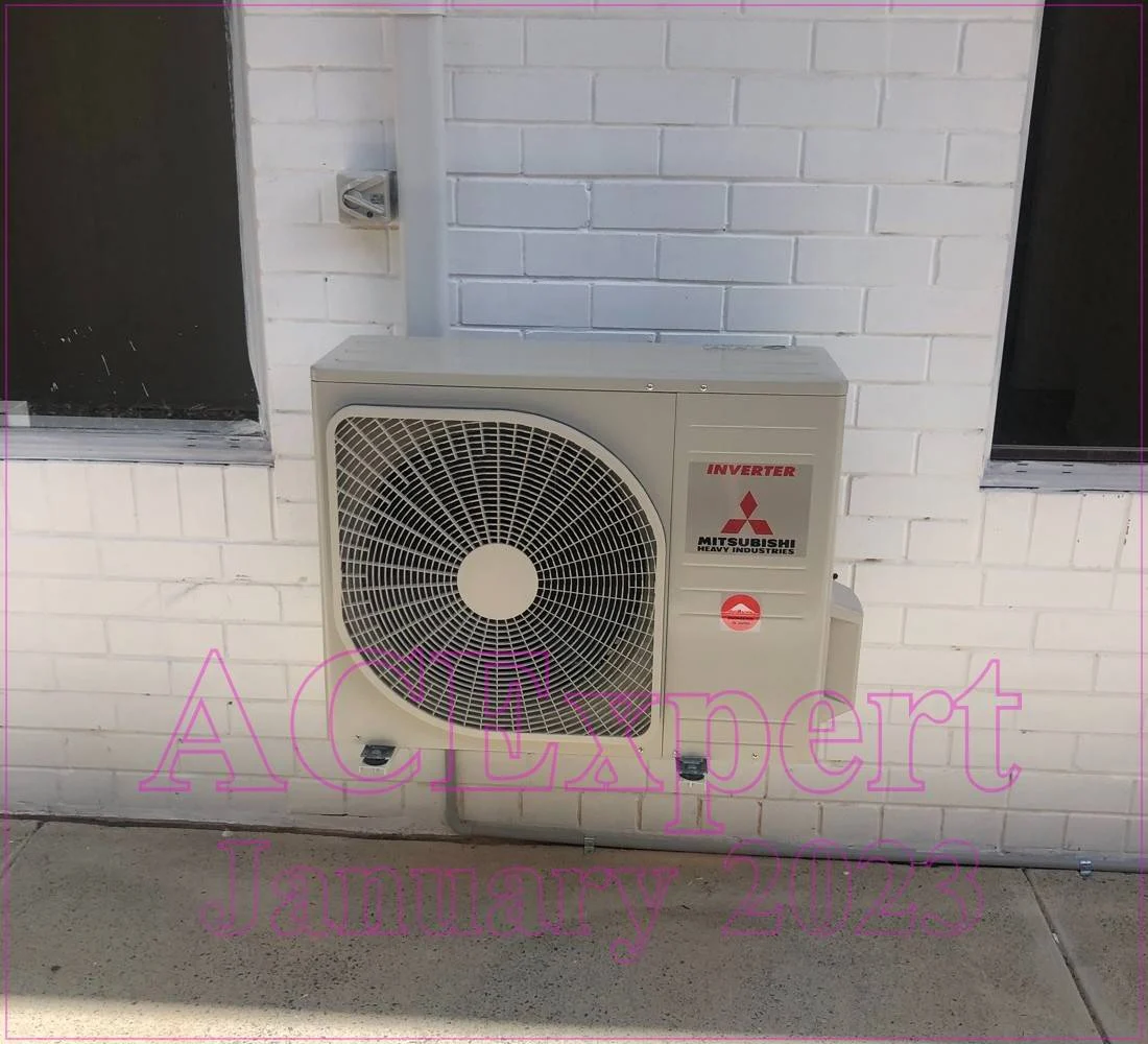 Technician evaluating split system sizing for optimal efficiency in Melbourne, call 0420718827 for expert installation